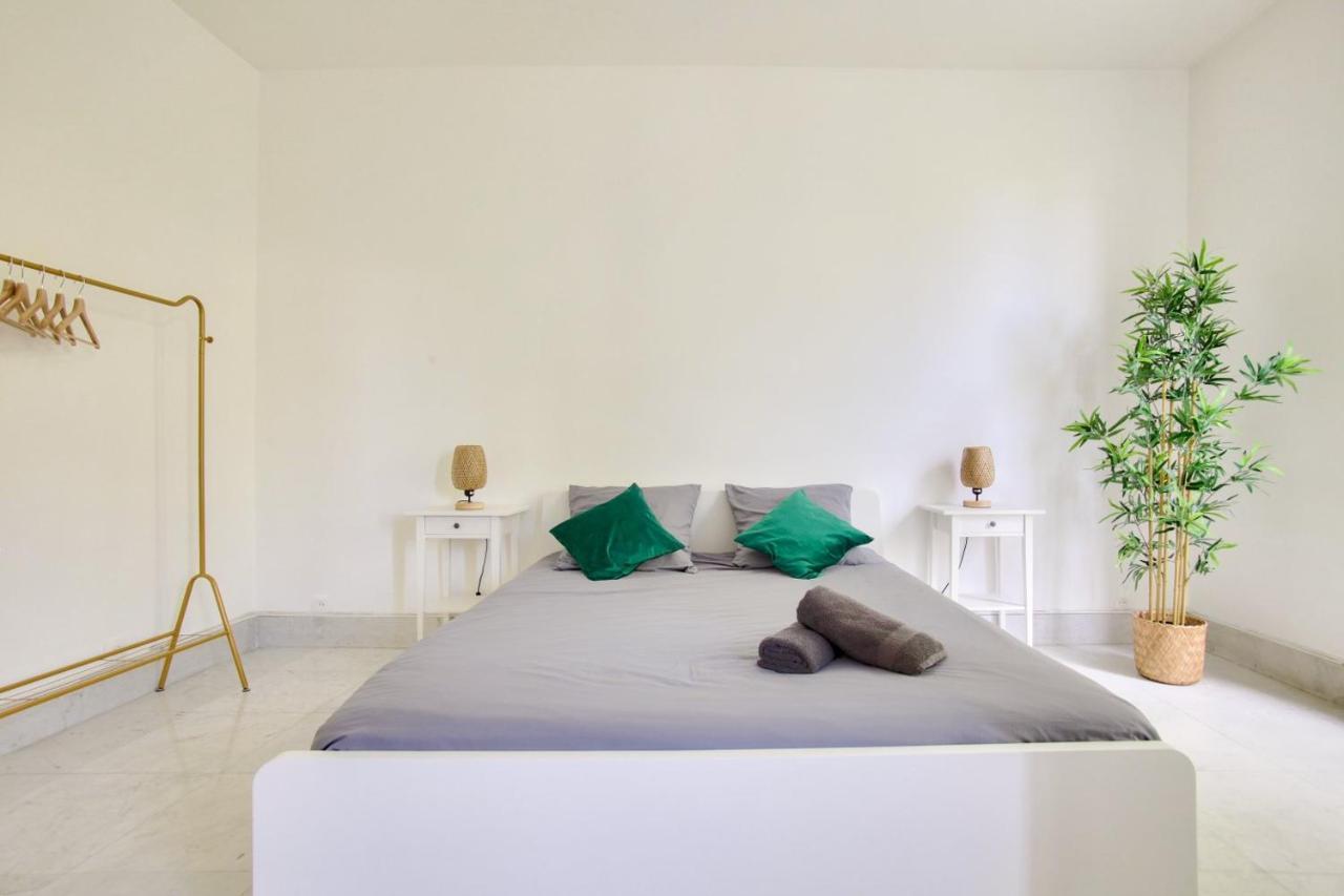 2 Bedrooms Tour Eiffel Rapp Paris Exterior foto