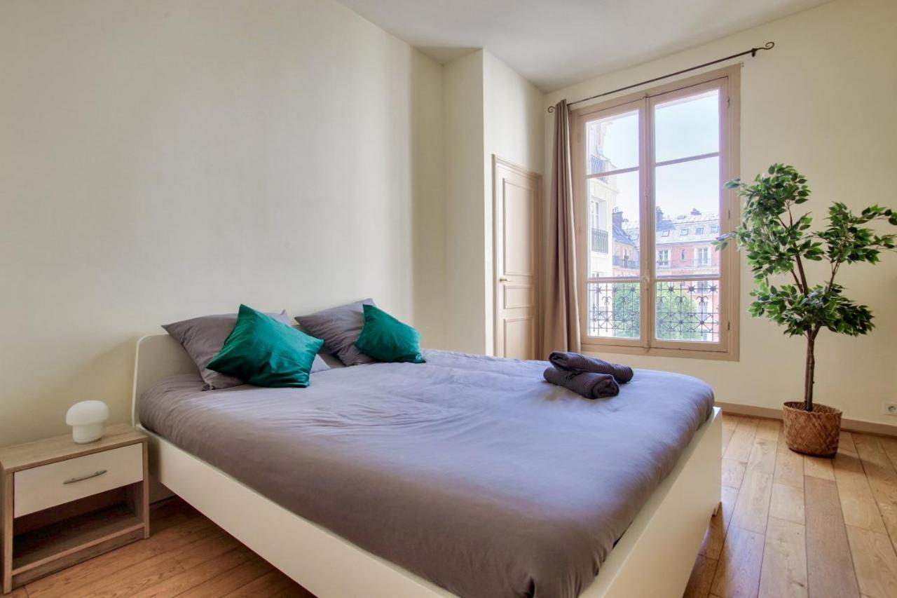 2 Bedrooms Tour Eiffel Rapp Paris Exterior foto