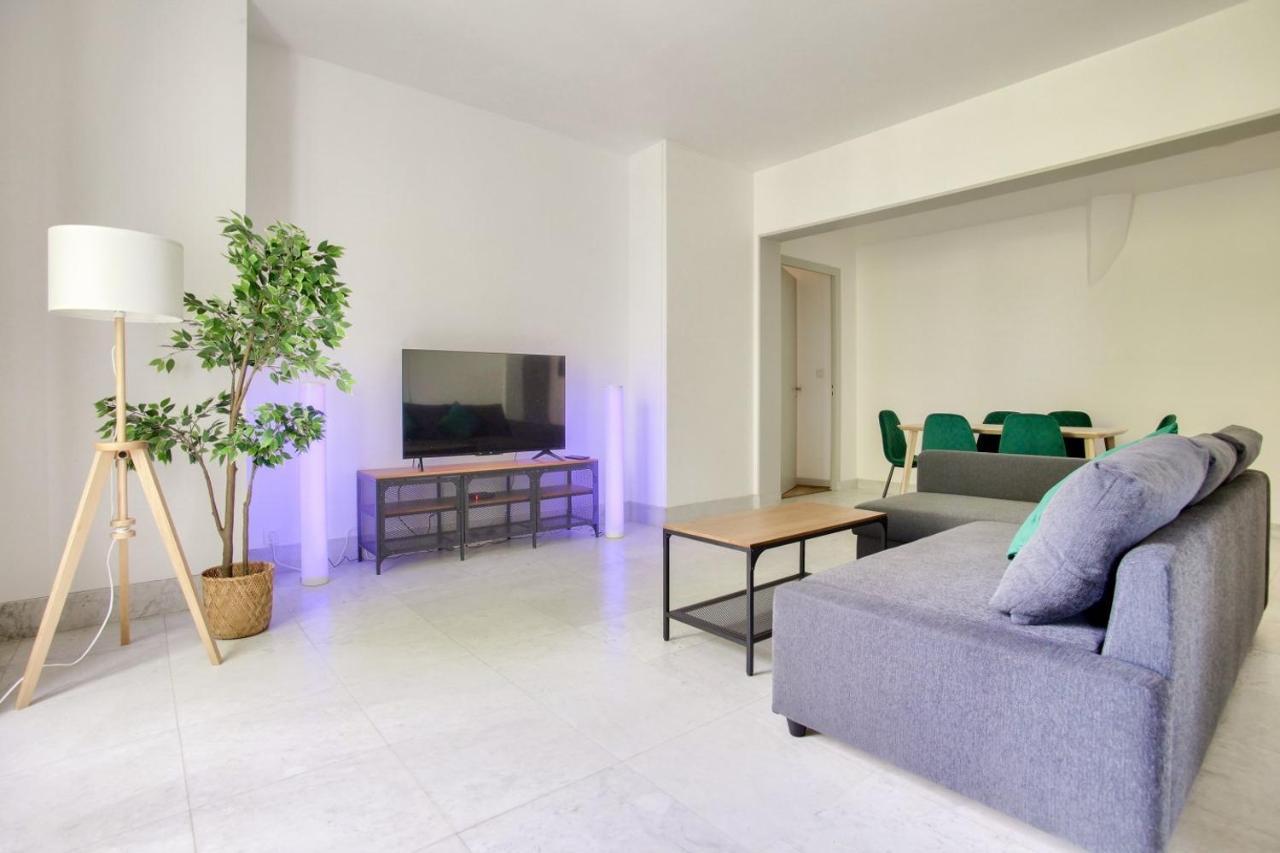 2 Bedrooms Tour Eiffel Rapp Paris Exterior foto